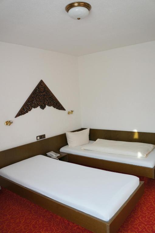 Hotel Pfauen Umkirch Oda fotoğraf